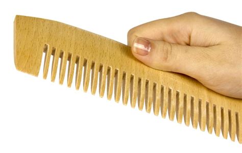 What Is a Wide Toothed Comb? (with pictures)