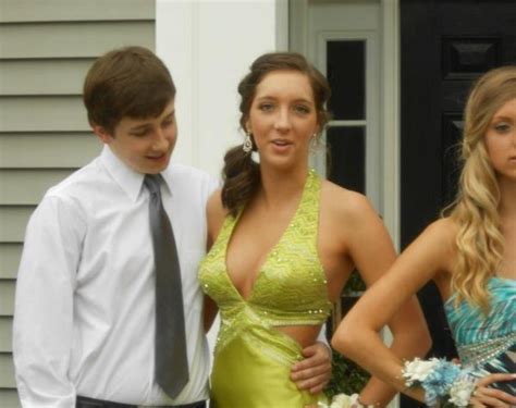 53 Prom Photo Fails That Will Make You Glad You're Not 17 Anymore