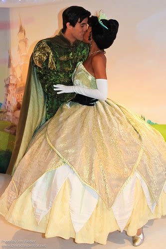 Tiana and Naveen :) | Disney cosplay, Disney face characters, Princess ...