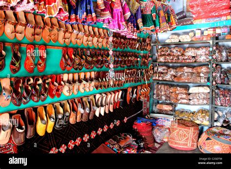 Kutch Handicrafts Stock Photo: 36012164 - Alamy