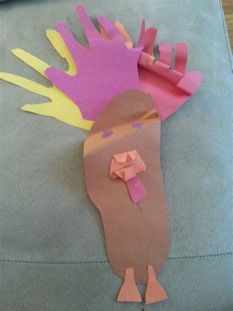 Turkey made from tracing your hands - Sienna Grade 1