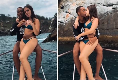 Mel Maia troca beijo com o namorado em passeio de barco - Quem | QUEM News