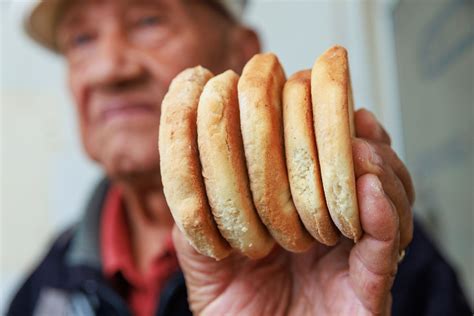 Biting into the long and storied history of tea cakes, a Southern soul food staple - inRegister