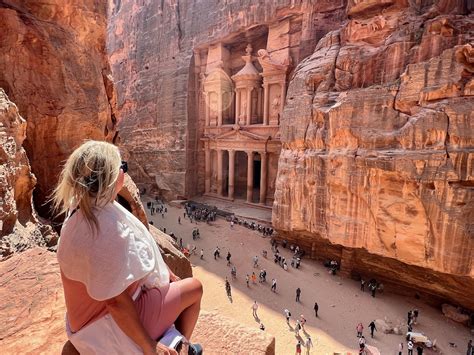 How to Tackle the Ruins of Petra, Jordan | World Traveller 73