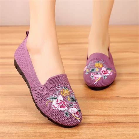 Women's Flat Old Beijing Cloth Shoes Soft Bottom Breathable Mom Casual ...