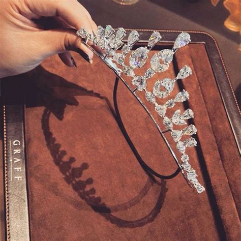 Graff Diamond Tiara. | Diamond tiara, Jewelled headpiece, Royal jewelry