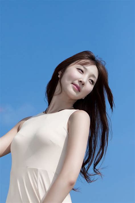 Lee Yu Eun - Outdoors Photoshoot | Korean Models Photos Gallery