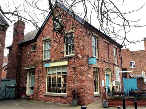 Tarporley: The Heart of Rural Cheshire - Travel Junkie Girl