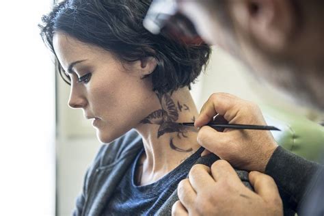 See Our Exclusive Behind-the-Scenes 'Blindspot' Gallery | Blindspot, Jaimie alexander, Neck tattoo