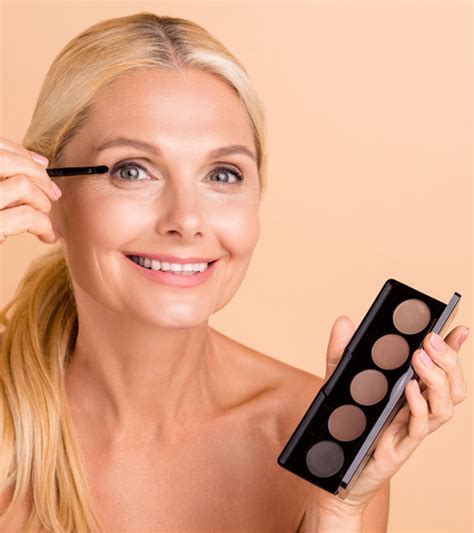 How To Apply Eye Makeup For Blue Eyes Over 60 | Saubhaya Makeup