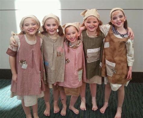 Annies orphan costume | Annie costume, Orphan annie costume, Orphan costume