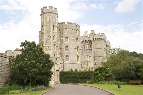 English Castle | Windsor castle london, Windsor castle, English castle