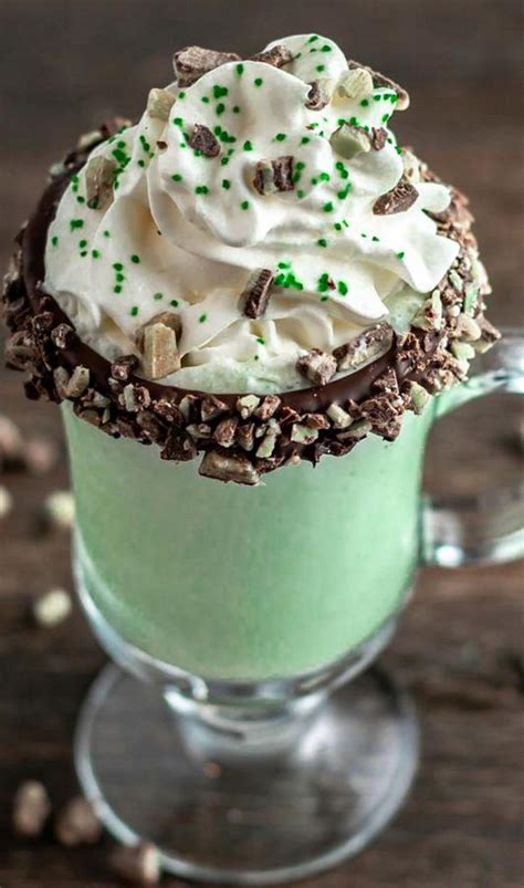 Alcoholic Drinks – BEST Boozy Shamrock Shake Cocktail Recipe – Easy and Simple Alcohol Drinks