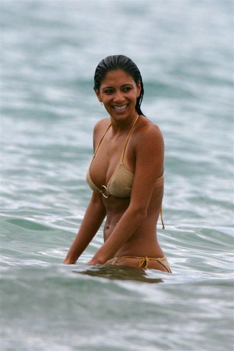 15 of the Best Celebrity Female Beach Bodies - Page 10 of 16 - Fame Focus