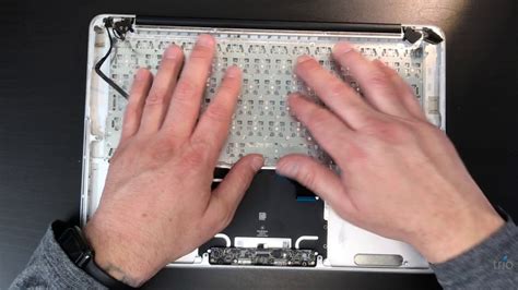 How to clean a macbook keyboard without water damage - topsado