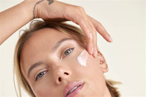 Scarlett Johansson’s The Outset skincare review | Evening Standard