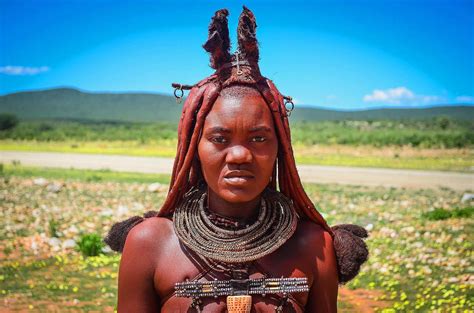 Unique fashion of Namibia's red women - Himba (Pictures)