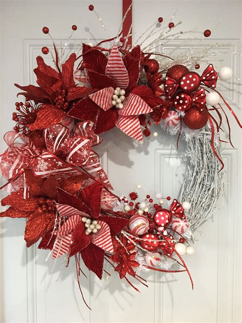 Red And White Christmas Wreath