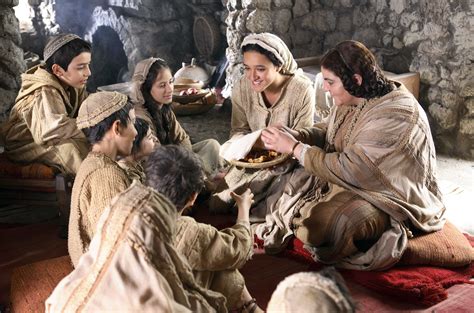 Pin by Jennifer Blythe on Veiled in Power and Grace | The nativity story, Keisha castle hughes ...