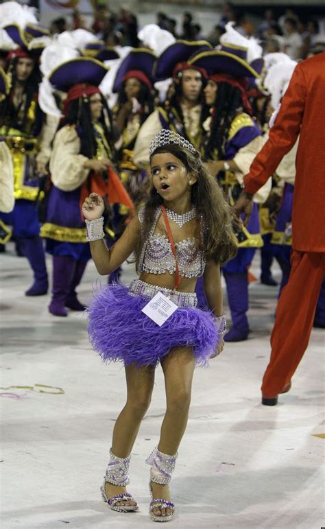 Julia Lira, Child Carnival Queen, Cries During First Samba Parade In Rio | HuffPost The World Post