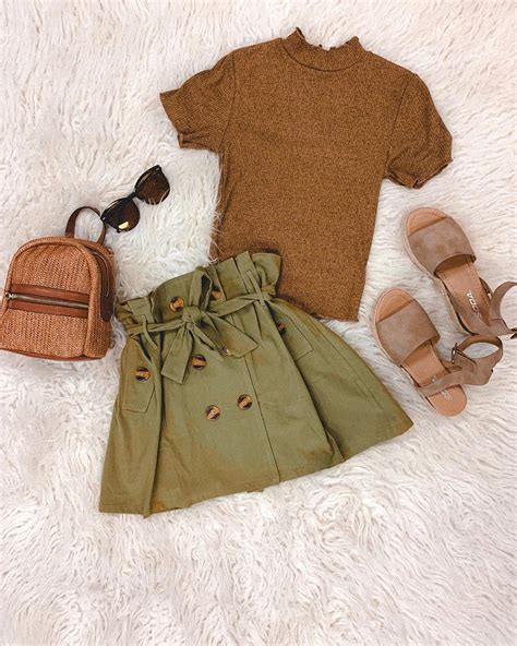 Fall weather calls for this outfit | Fall weather, Outfits, Fall