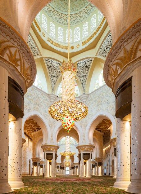 Premium Photo | Sheikh Zayed Grand Mosque interior