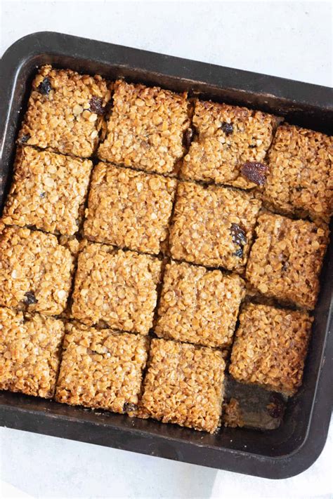 Easy Mincemeat Flapjacks Recipe - Effortless Foodie