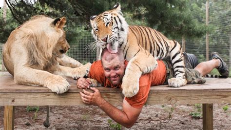 Big Cat Enthusiast Owns Six Tigers And Two Lions - YouTube