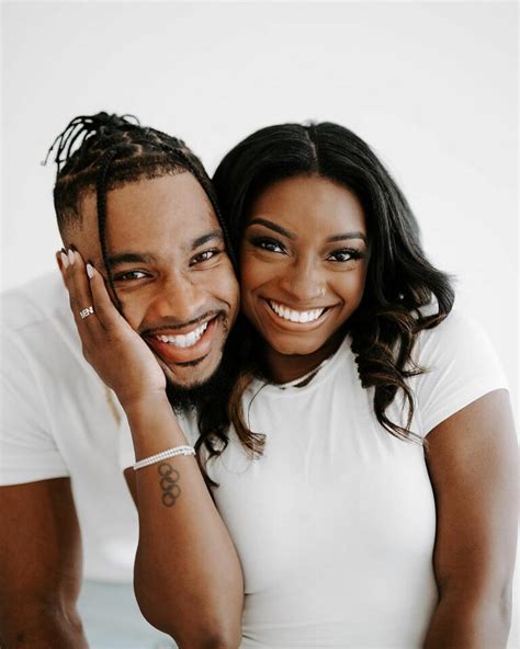 Simone Biles Stuns In Engagement Photos With Fiancé Jonathan Owens ...