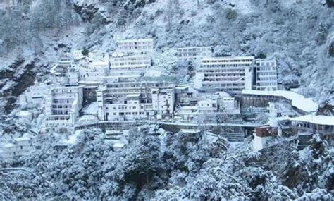 Vaishno Devi shrine receives snowfall - IndiaPost NewsPaper