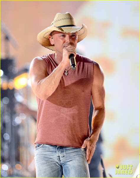 Kenny Chesney - ACM Awards 2013 Performance: Photo 2845229 | Kenny ...