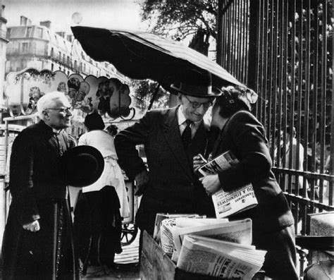 Roadartist in Athens: Robert Doisneau