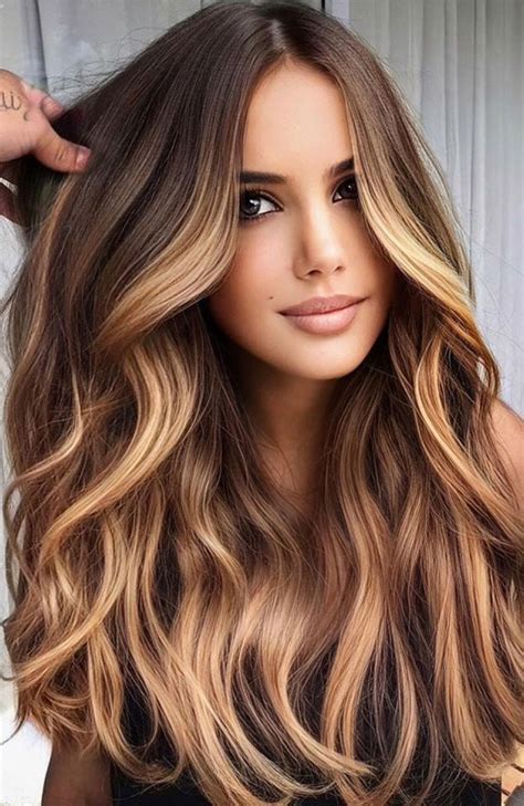 35 Ways to Upgrade Brunette Hair : Toffee Blonde Highlights