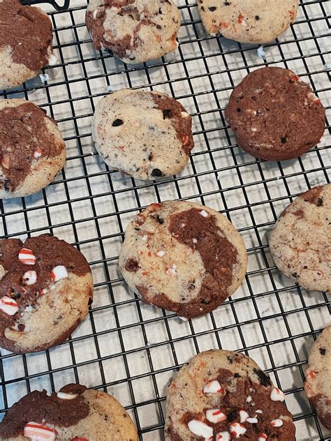 Peppermint Oreo Swirl Cookies - So Cosmopoliteen