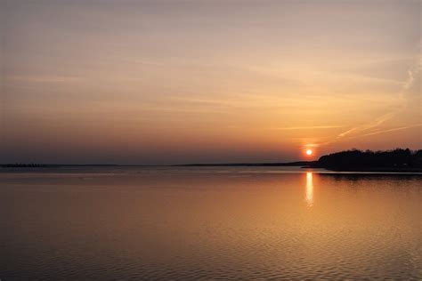 Silhouette of Island during Sunset · Free Stock Photo