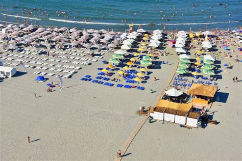 Mamaia Beach on the Black Sea Coast Editorial Stock Photo - Image of recreation, landmark: 123925448