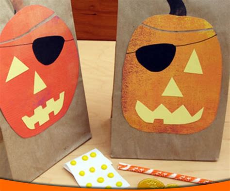 How to craft halloween loot bag - Hellokids.com