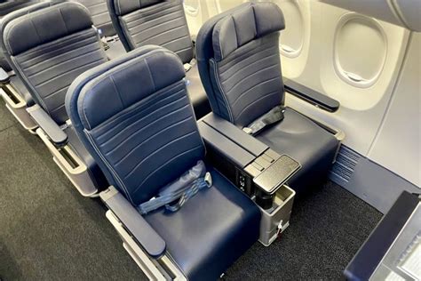 Where to sit: United’s Boeing 737 MAX 8 with the new signature interior