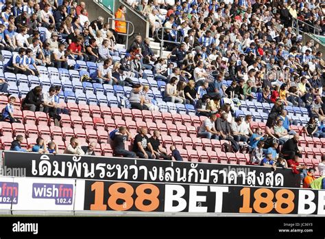 EMPTY SEATS IN STADIUM DW STADIUM DW STADIUM JJB STADIUM WIGAN ENGLAND 11 September 2010 Stock ...