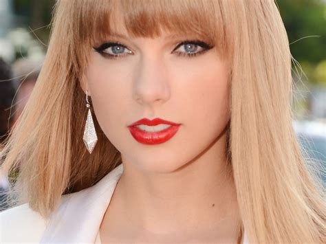 Taylor Swift With Bright Red Hair
