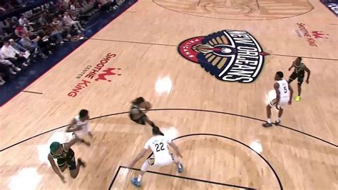 Kelly Oubre Jr. with an and one vs the New Orleans Pelicans - Yahoo Sports