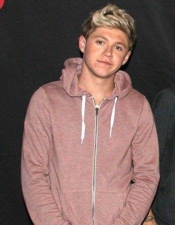Pin by marije anna on A-Niall Horan | Athletic jacket, Hooded jacket, Niall horan