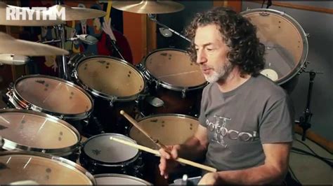 Simon Phillips drum lesson: open-handed playing - YouTube