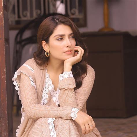 Ayeza Khan Shares How She Started Acting – 24/7 News - What is ...