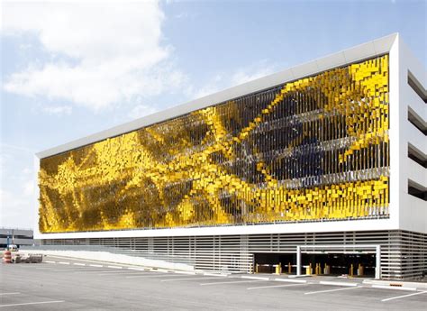 Parking Structure Art Facade / Rob Ley Studio | ArchDaily