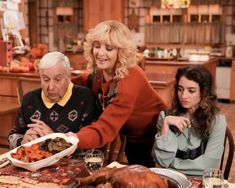 THE GOLDBERGS Season 9 Episode 8 Photos A Light Thanksgiving Nosh | Seat42F