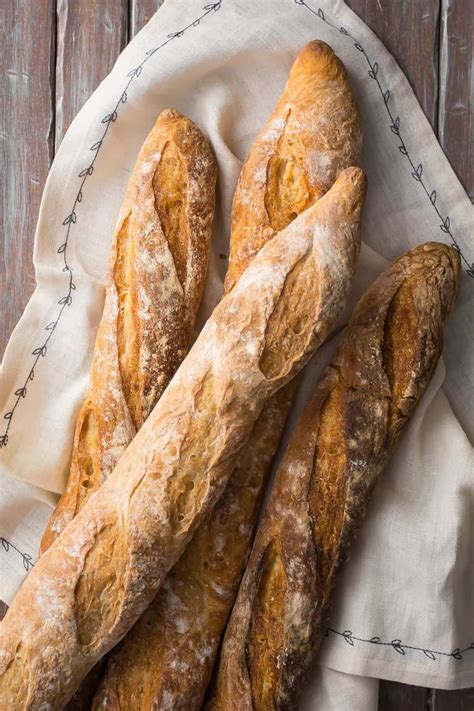 Crusty French Baguettes | Baguette rezept, Rezepte, Brot selber backen ...