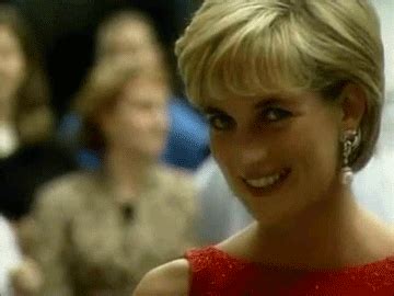 Princess Diana Gif : Princess Diana GIFs | POPSUGAR Celebrity Photo 7 ...