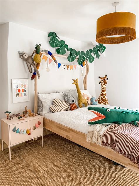 Fun Animal Safari Themed Room | Scandi kids room, Toddler rooms, Safari room