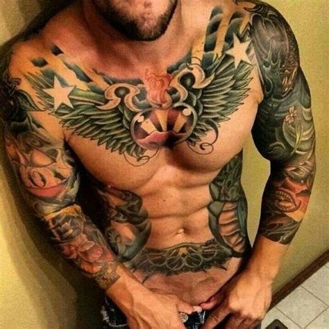 Pin by Giselle Guzman on Chicos con tatoo | Cool chest tattoos, Chest ...